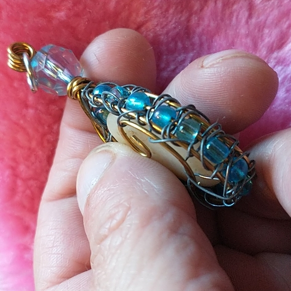 NWT Hand Wire Wrapped Moonstone Pendant - Picture 3 of 3